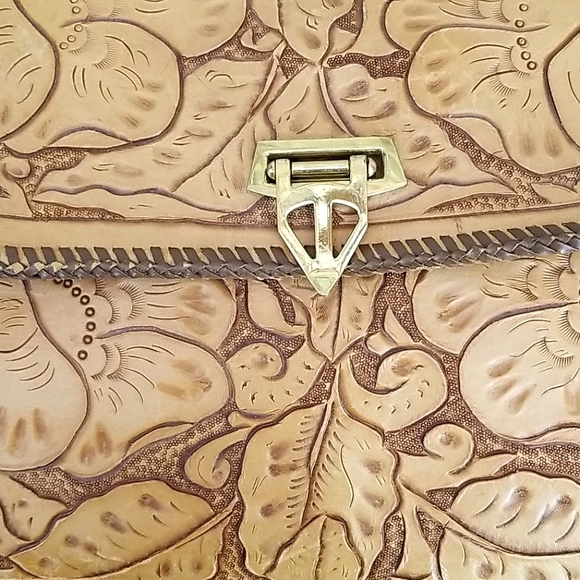 Vintage 1970s Boho Tooled Leather Flowers and Leaves Clutch Handbag - Picture 14 of 16